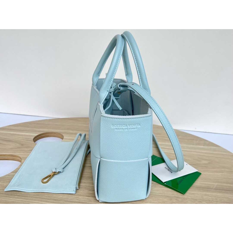 Bo*te*ga ve*ne*ta mini arco tote bag pale blue