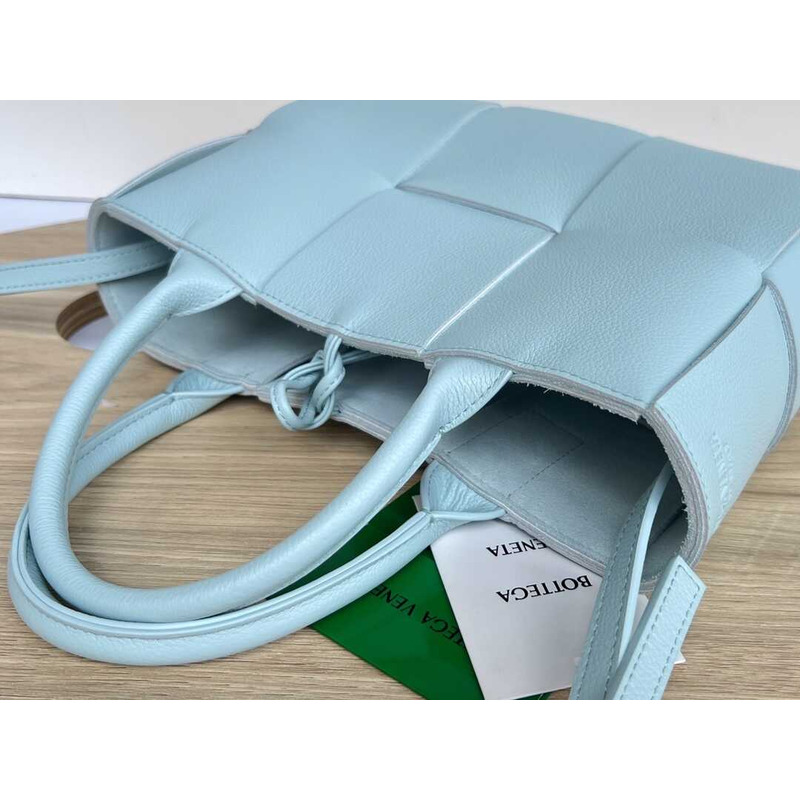 Bo*te*ga ve*ne*ta mini arco tote bag pale blue