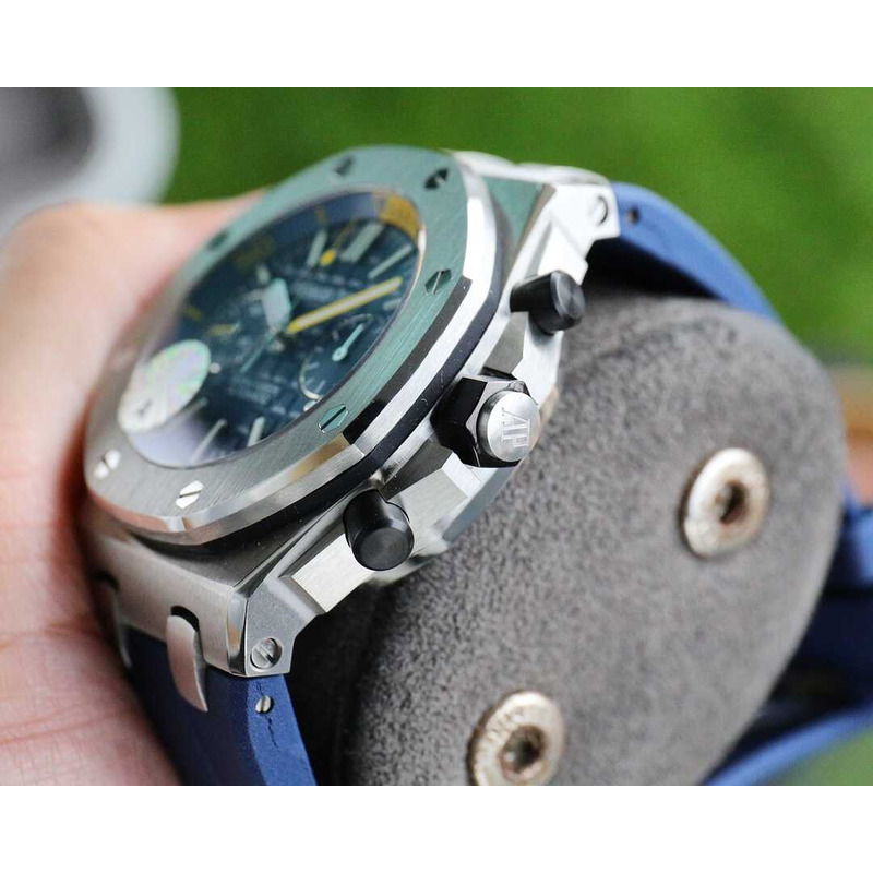 Audemars PiguetAudemars Piguet Royal Oak Offshore Diver Chronograph 26703ST