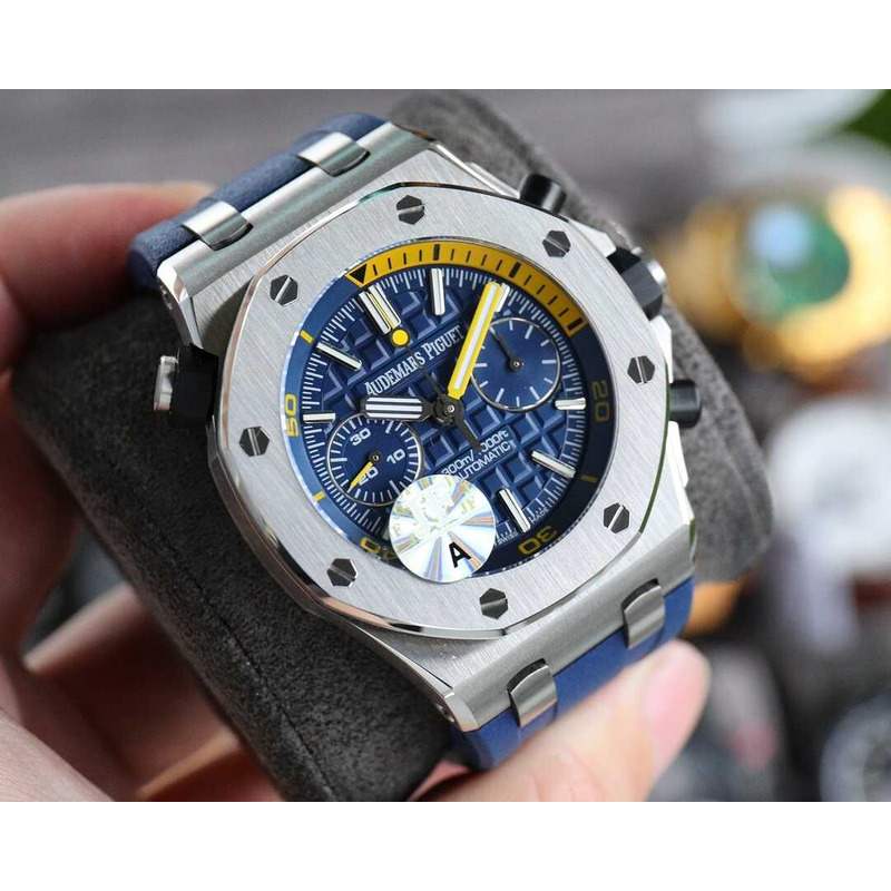 Audemars PiguetAudemars Piguet Royal Oak Offshore Diver Chronograph 26703ST