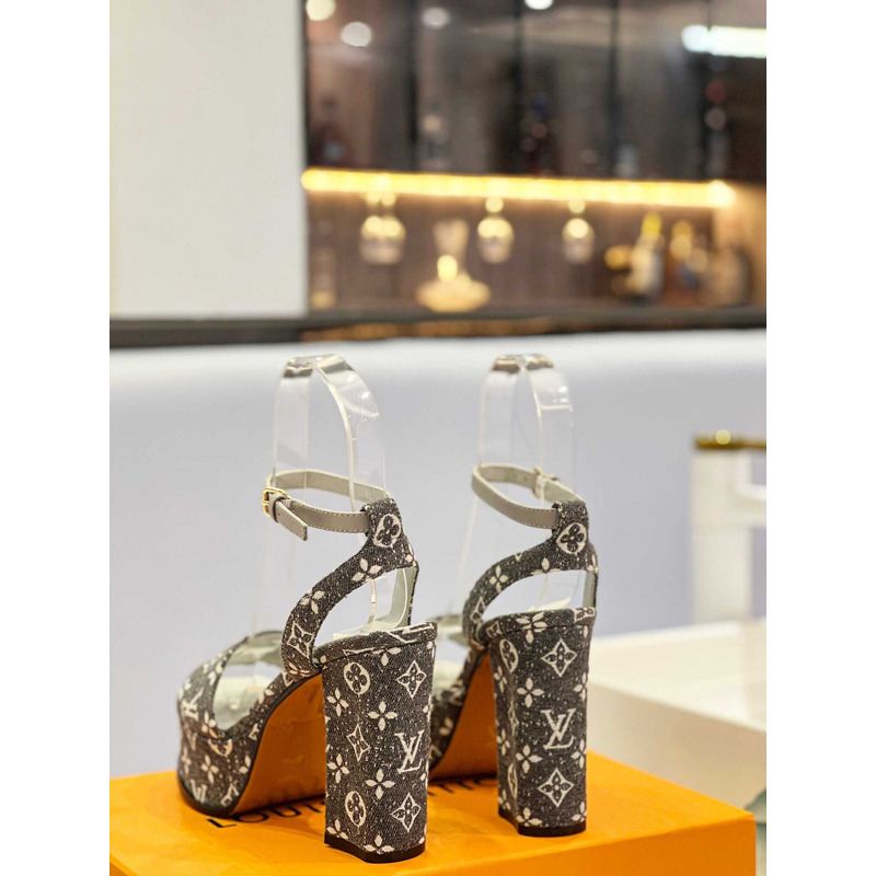 l**is V*t*n fame platform sandal grey