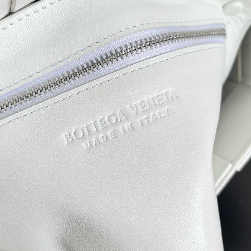 bottege Ve*ne*ta cassette bag blue white