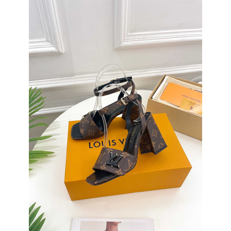 l**is V*t*n monogram silhouette line shoes heel sandals