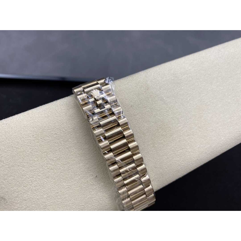 rolex day-date 36 green ombre Di*m*nd bezel