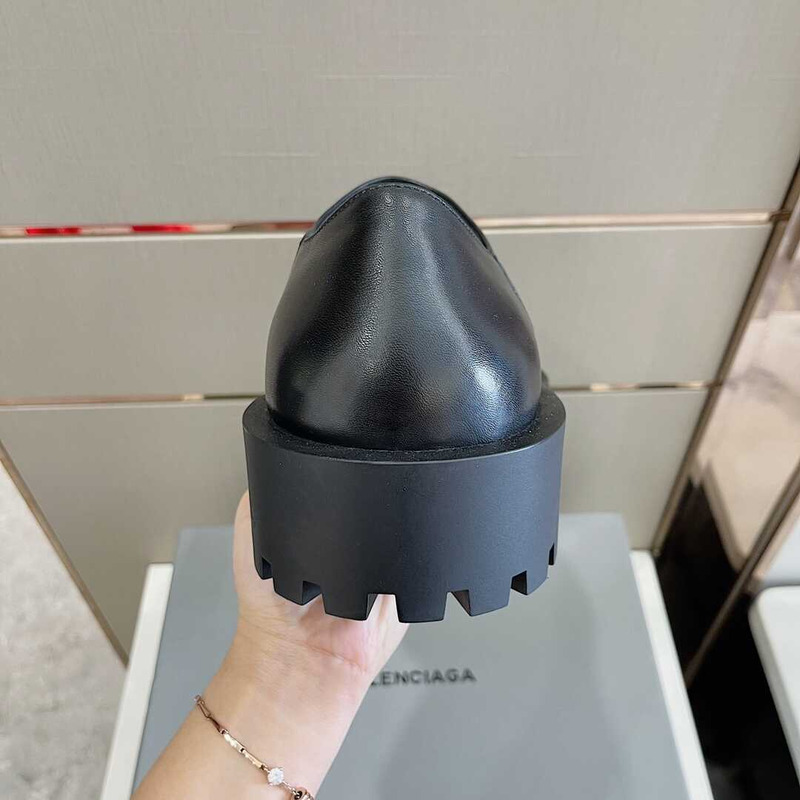 Ba*len*cia*ga hummer derbys black