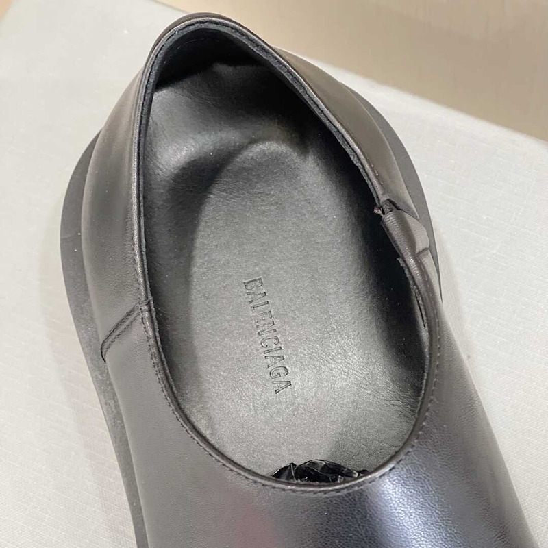 Ba*len*cia*ga hummer derbys black