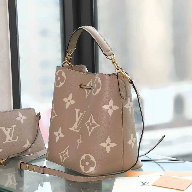 l**is V*t*n néonoé mm bag