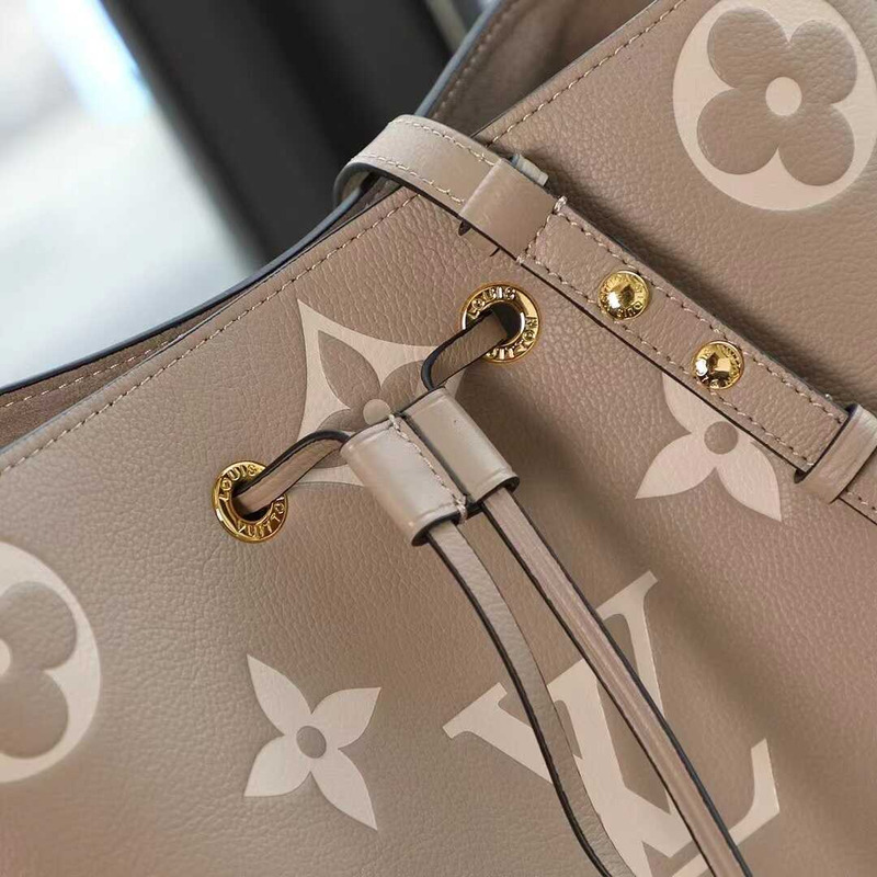 l**is V*t*n néonoé mm bag