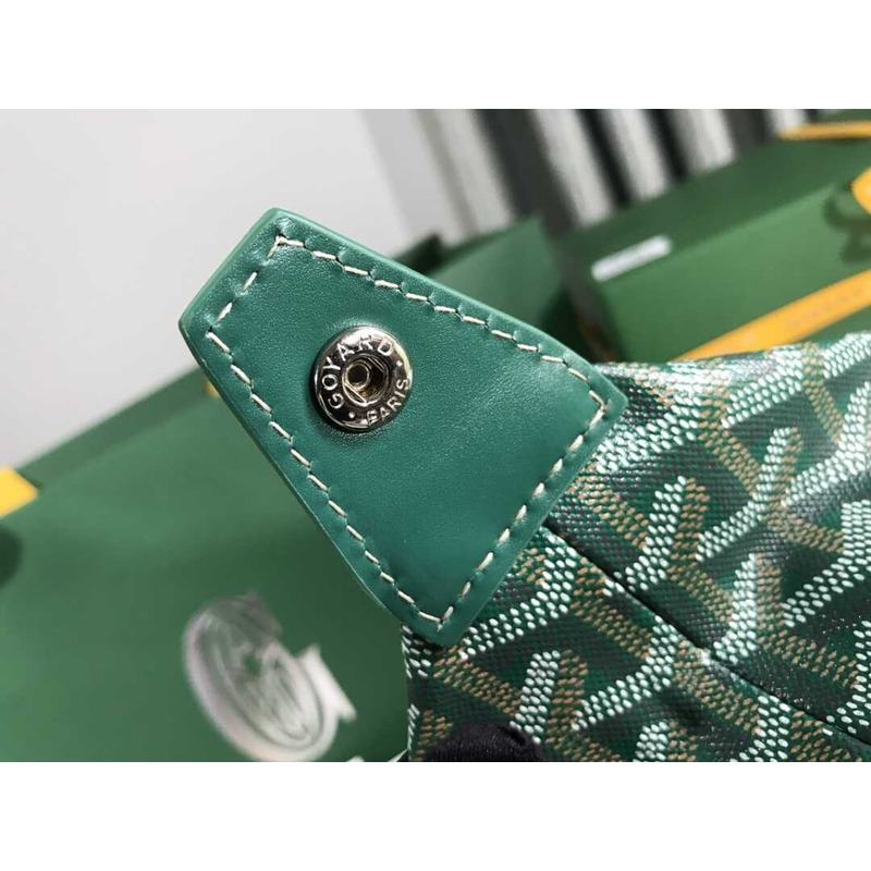 Go*ard street style plain skater style clutches