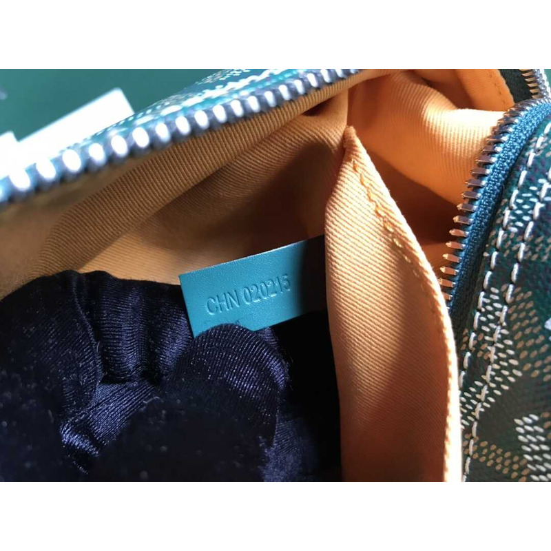 Go*ard street style plain skater style clutches