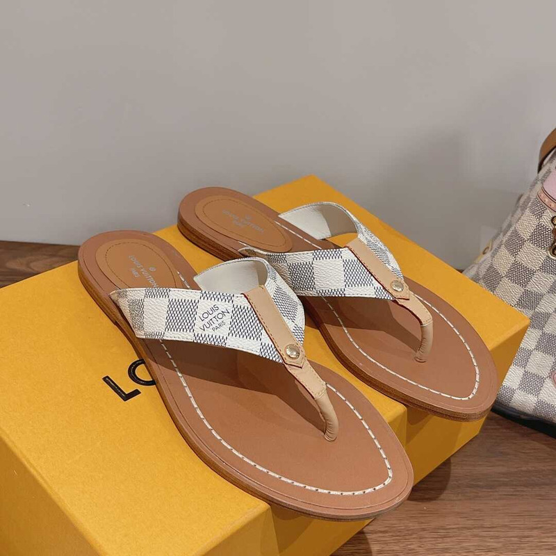 l**is V*t*n sunny flat thong slides