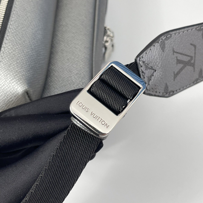 l**is V*t*n eclipse outdoor pm classic logo messenger bag gray