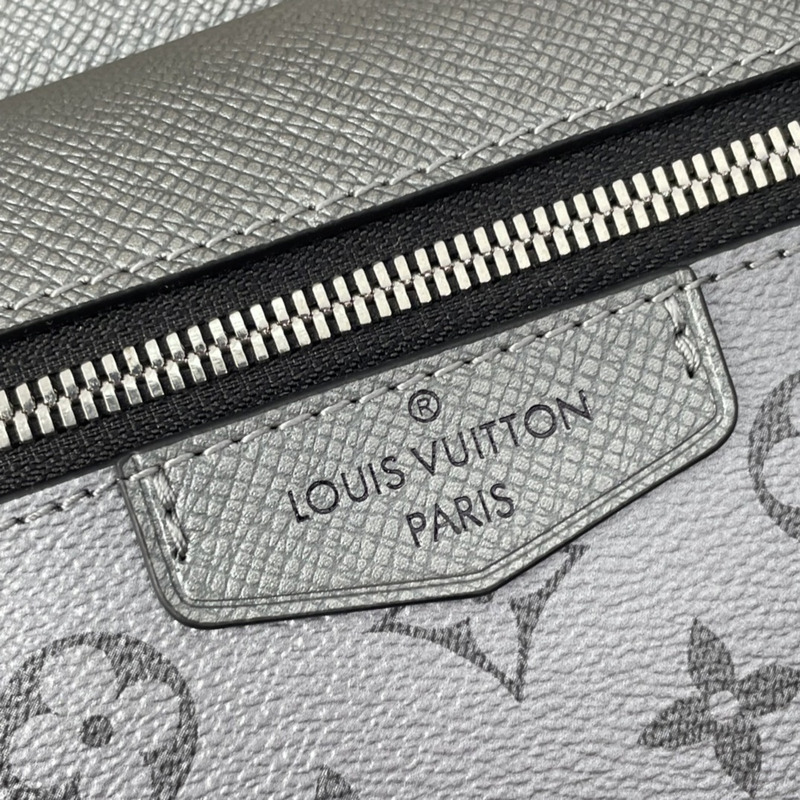 l**is V*t*n eclipse outdoor pm classic logo messenger bag gray