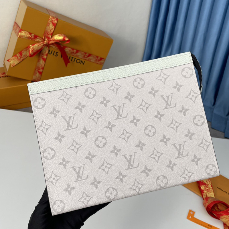 l**is V*t*n message bag white