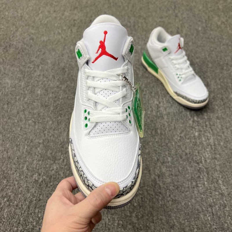 Air Jordan 3 Retro \"Lucky Green\" Sneaker