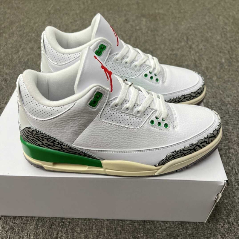 Air Jordan 3 Retro \"Lucky Green\" Sneaker