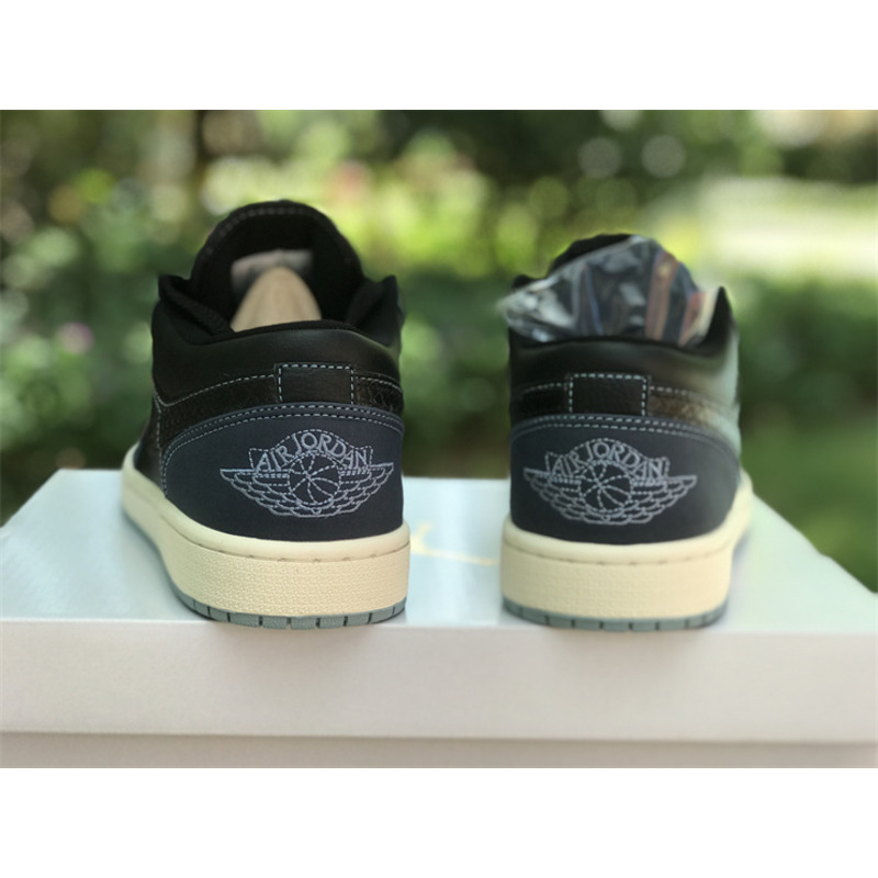 Jordan 1 Retro Low OG Mystic Navy