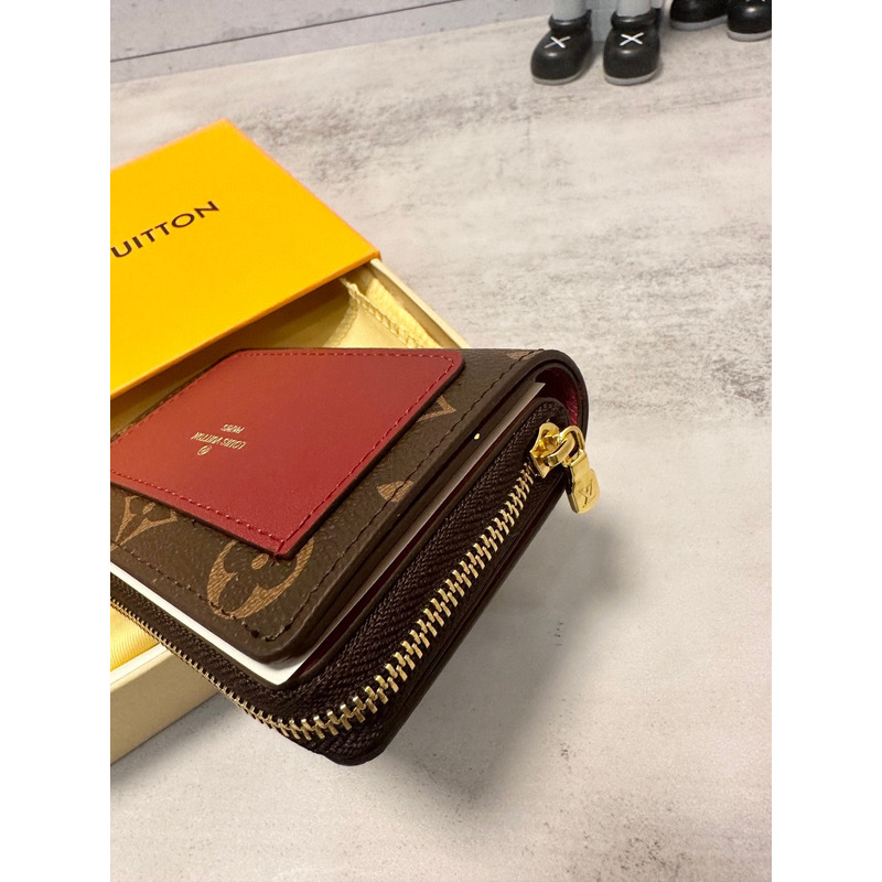 l**is V*t*n lou wallet