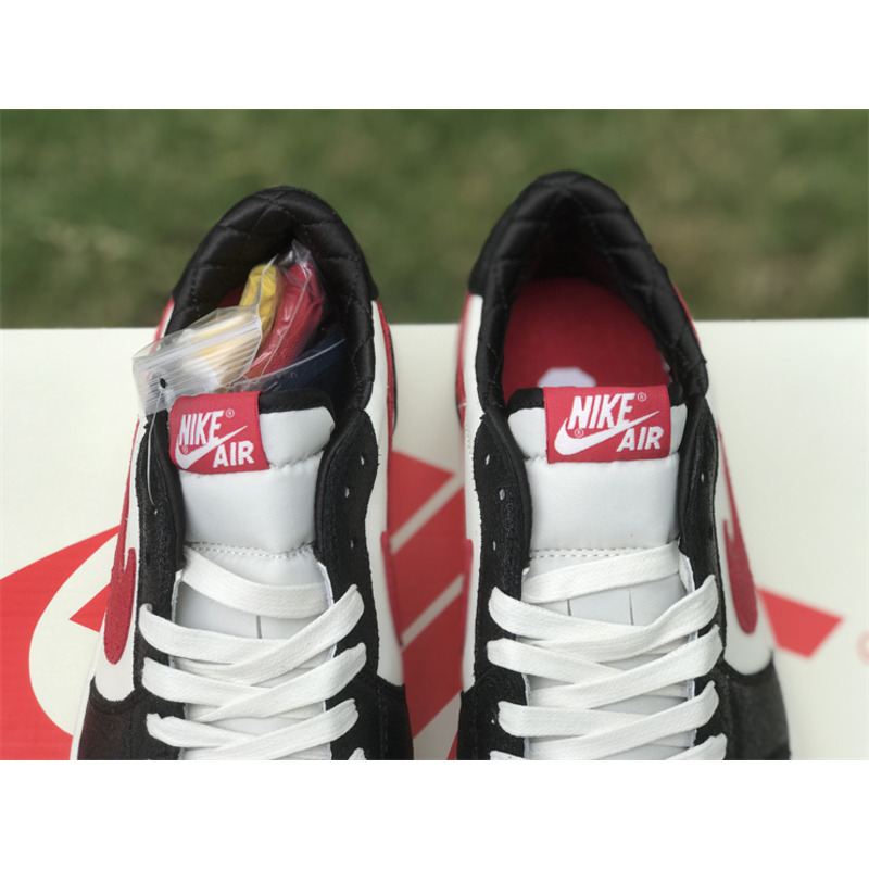 Jordan 1 Sneaker Black Red