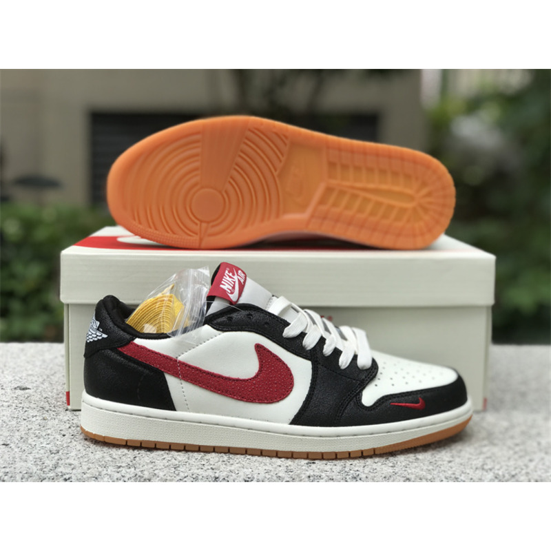 Jordan 1 Sneaker Black Red