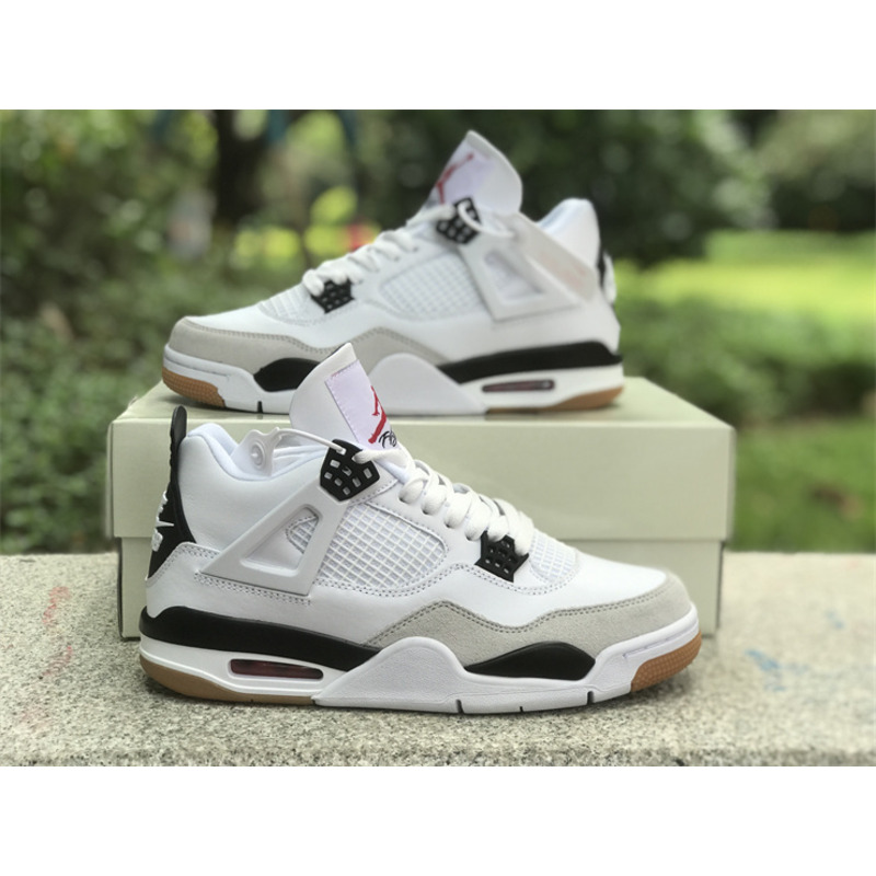 Jordan Retro 4 Sneaker Black And Grey