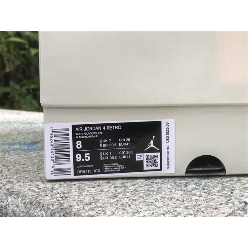 Jordan Retro 4 Sneaker Black And Grey