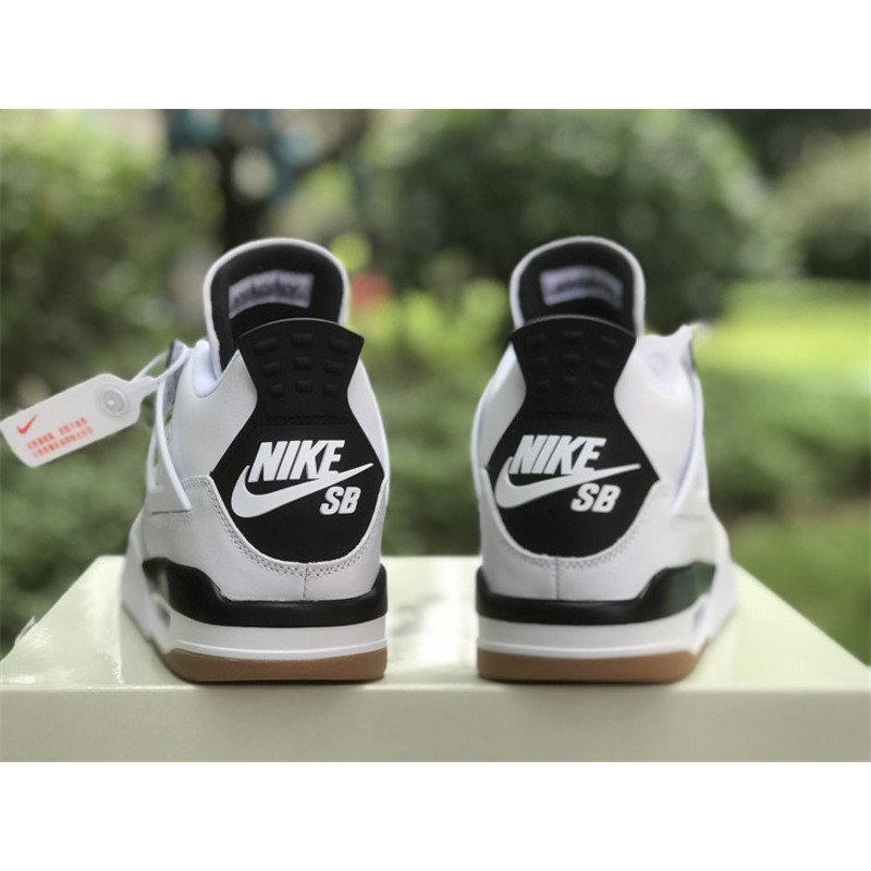 Jordan Retro 4 Sneaker Black And Grey