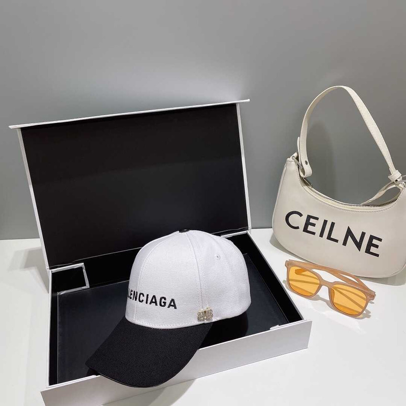 Ba*len*cia*ga black and white splicing baseball cap