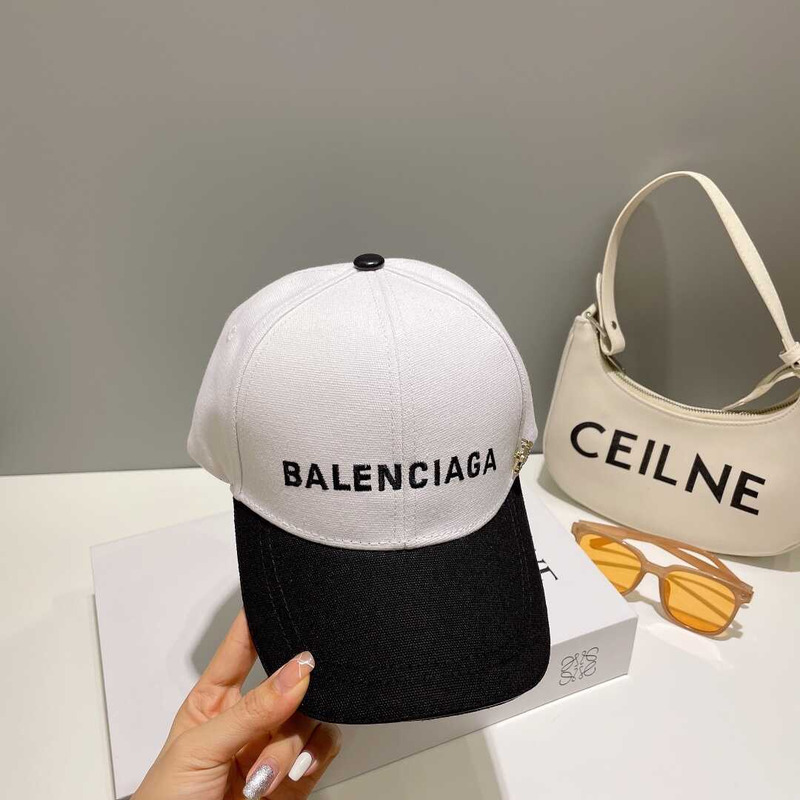 Ba*len*cia*ga black and white splicing baseball cap
