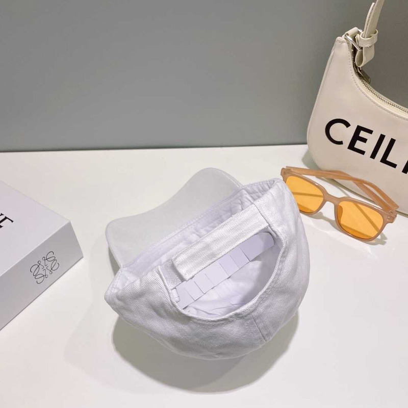 Ba*len*cia*ga embroidered logo baseball hat - white