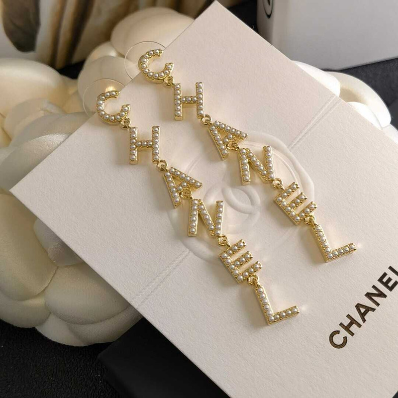 Ch*el logo drop earring