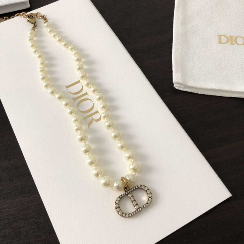 D*or crystal cd pearl necklace