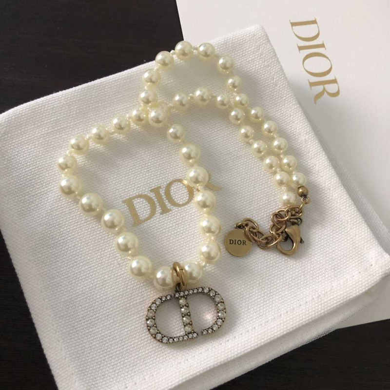 D*or crystal cd pearl necklace