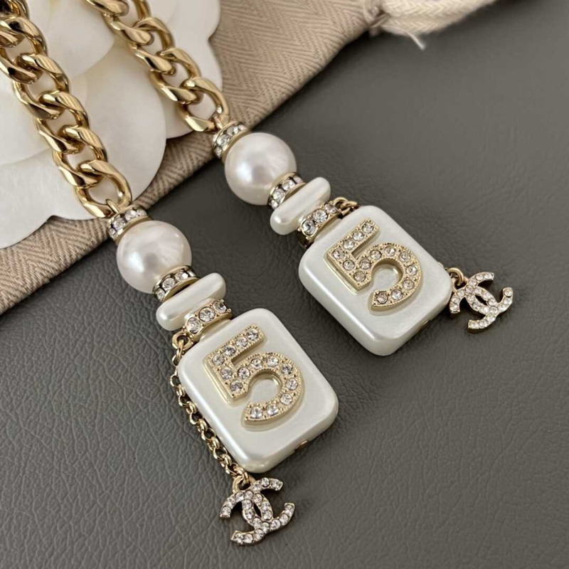 Ch*el no.5 pearl earrings