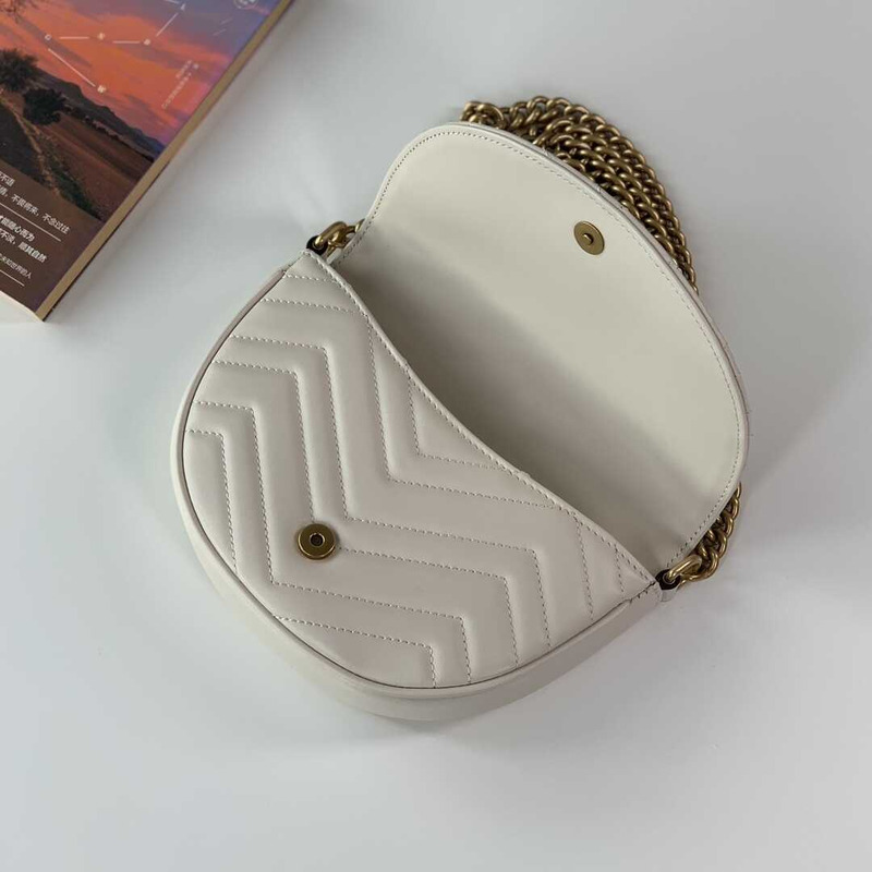 G*u*i gg marmont quilted chain mini bag white