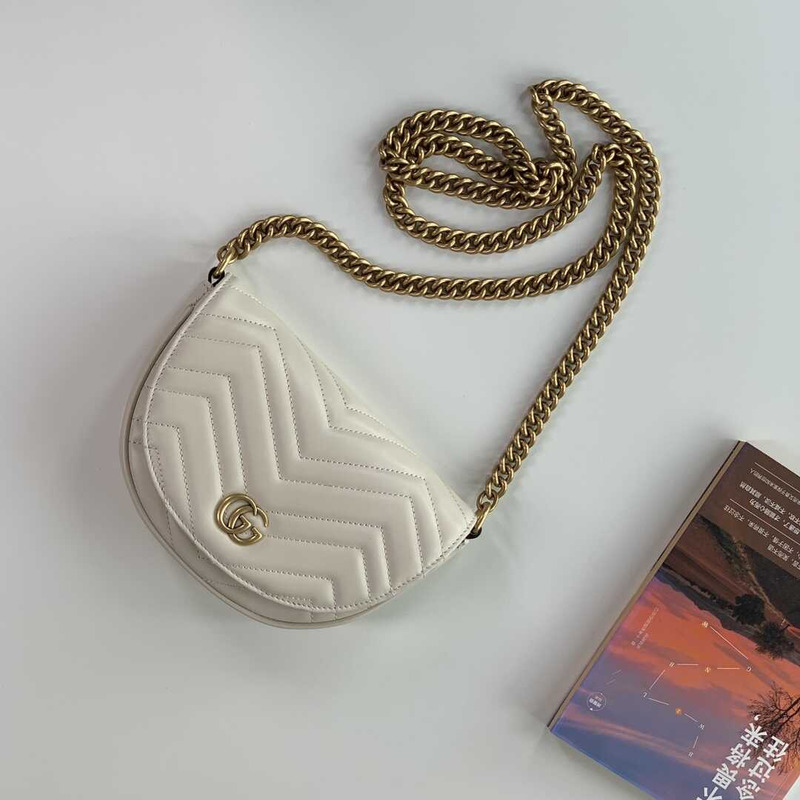 G*u*i gg marmont quilted chain mini bag white