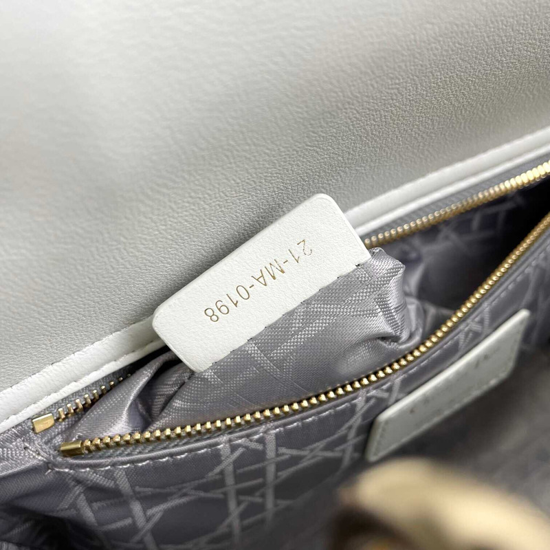 D*or lambskin cannage medium lady D*or white