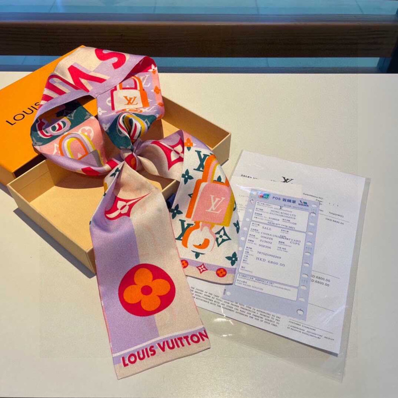 l**is V*t*n arty lv unlocked long silk scarf