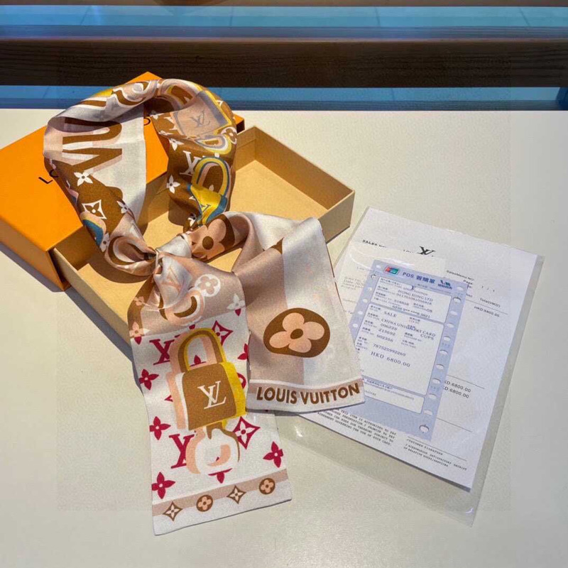 l**is V*t*n arty lv unlocked long silk scarf