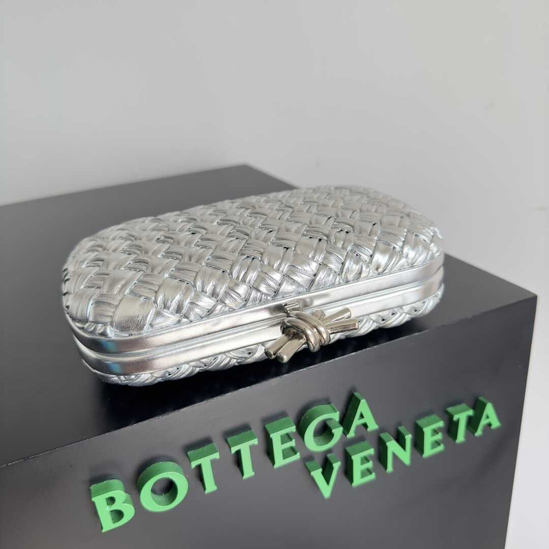 Bo*te*ga ve*ne*ta knot calfskin silver
