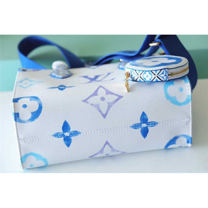 l**is V*t*n l**is V*t*n lv by the pool  on the go pm natural gradient blue