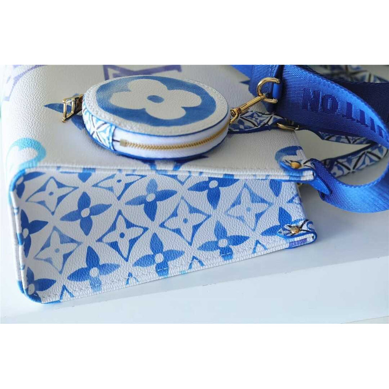 l**is V*t*n l**is V*t*n lv by the pool  on the go pm natural gradient blue