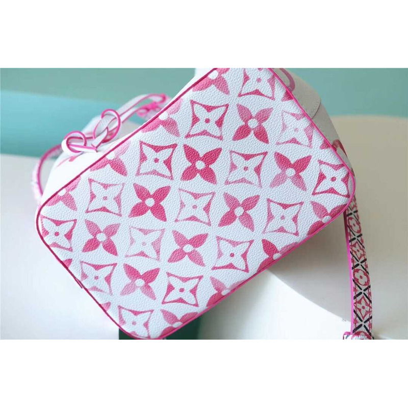 l**is V*t*n lv by the pool néonoé bb pink