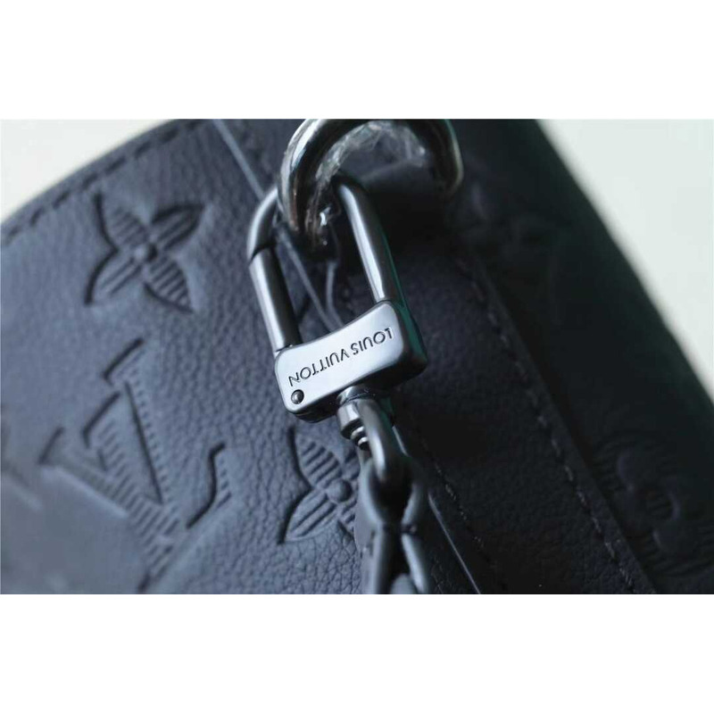 l**is V*t*n bucket bag black