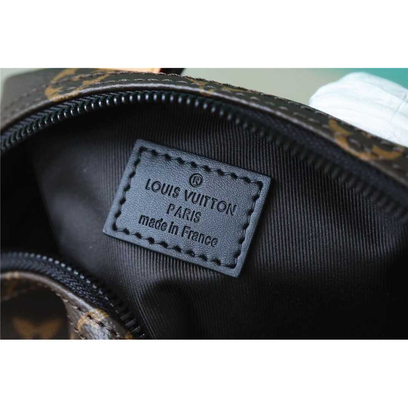 l**is V*t*n zoooom with friends original flower keepall