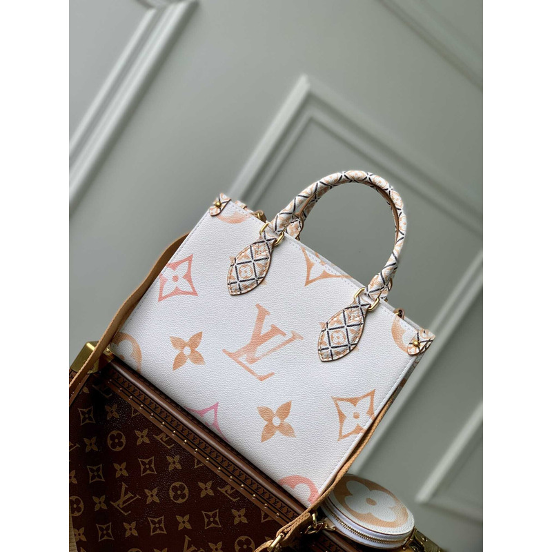 l**is V*t*n lv by the pool  onthego pm white