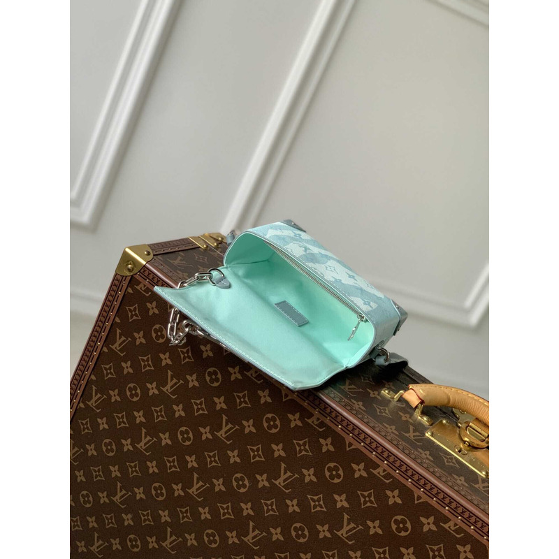 l**is V*t*n steamer wearable wallet crystal blue