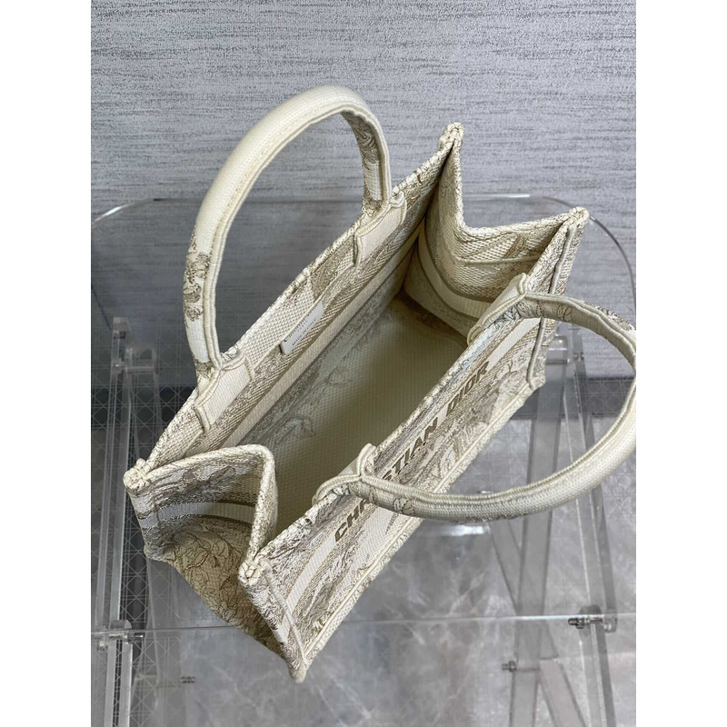 D*or small D*or book tote handbag embroidery