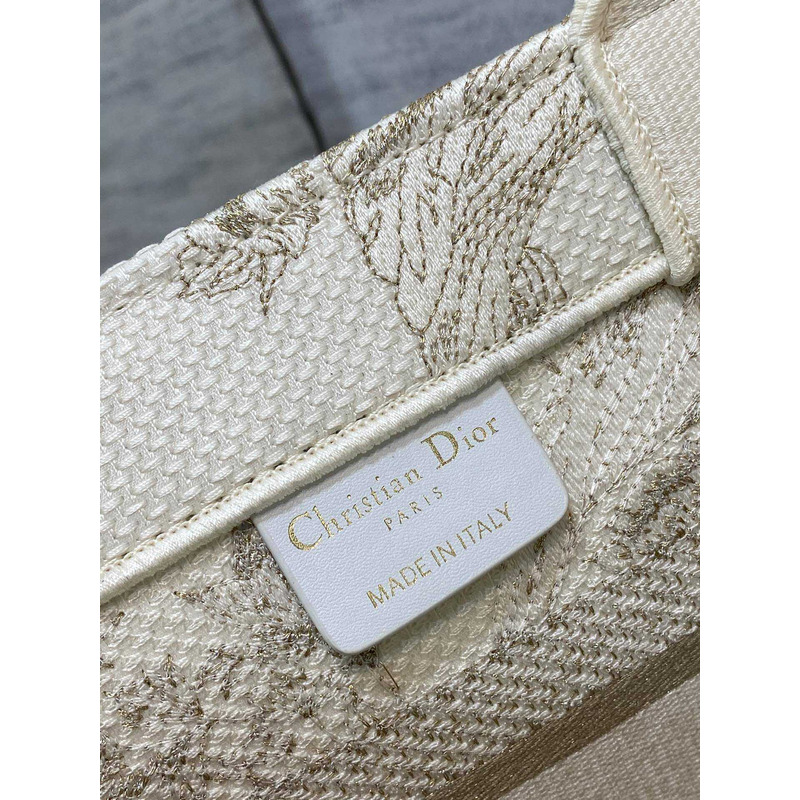 D*or small D*or book tote handbag embroidery