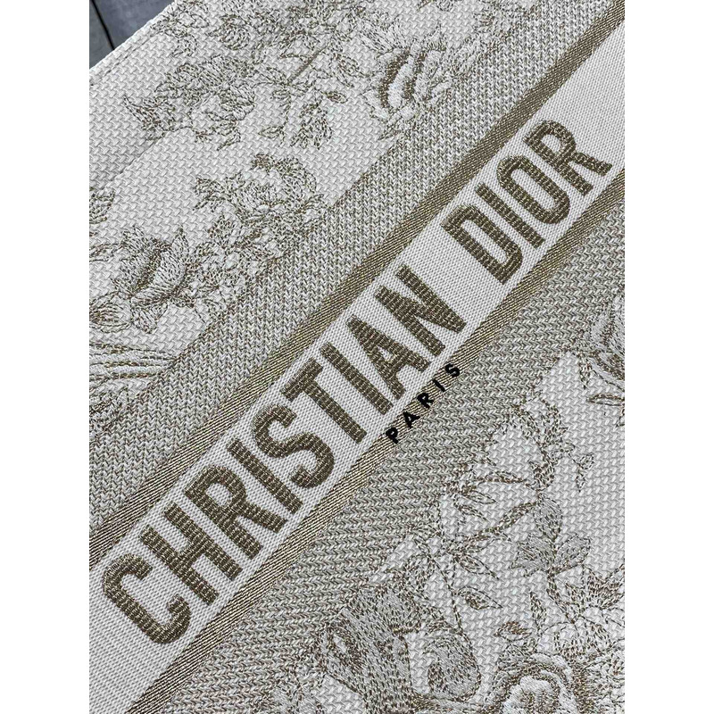 D*or medium D*or book tote embroidery white beige